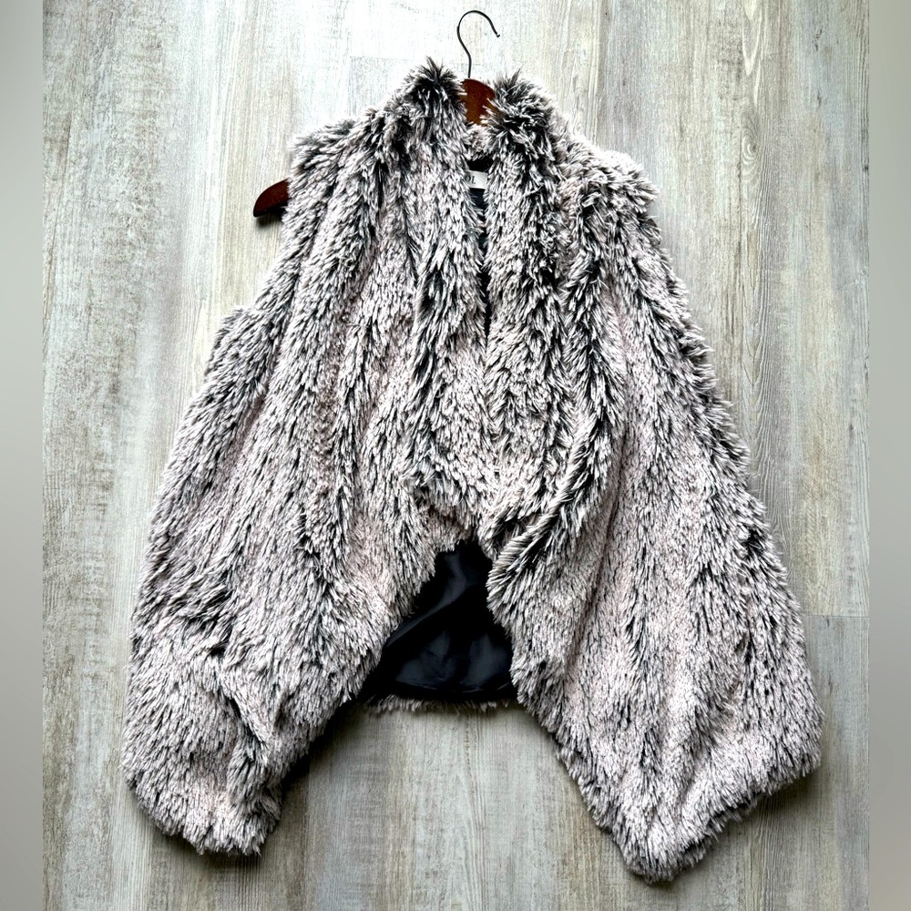 Women's Faux Fur Vest - Gray